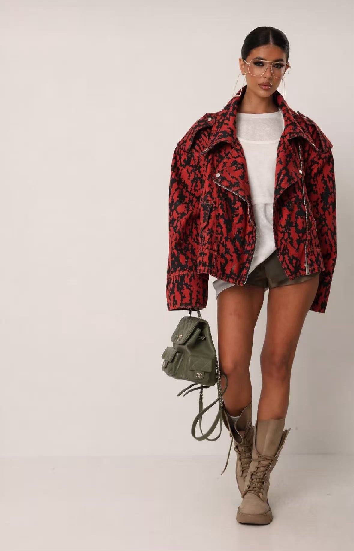 Oversized denim jacket με ασύμμετρο κλείσιμο - Μαύρο με κόκκινο