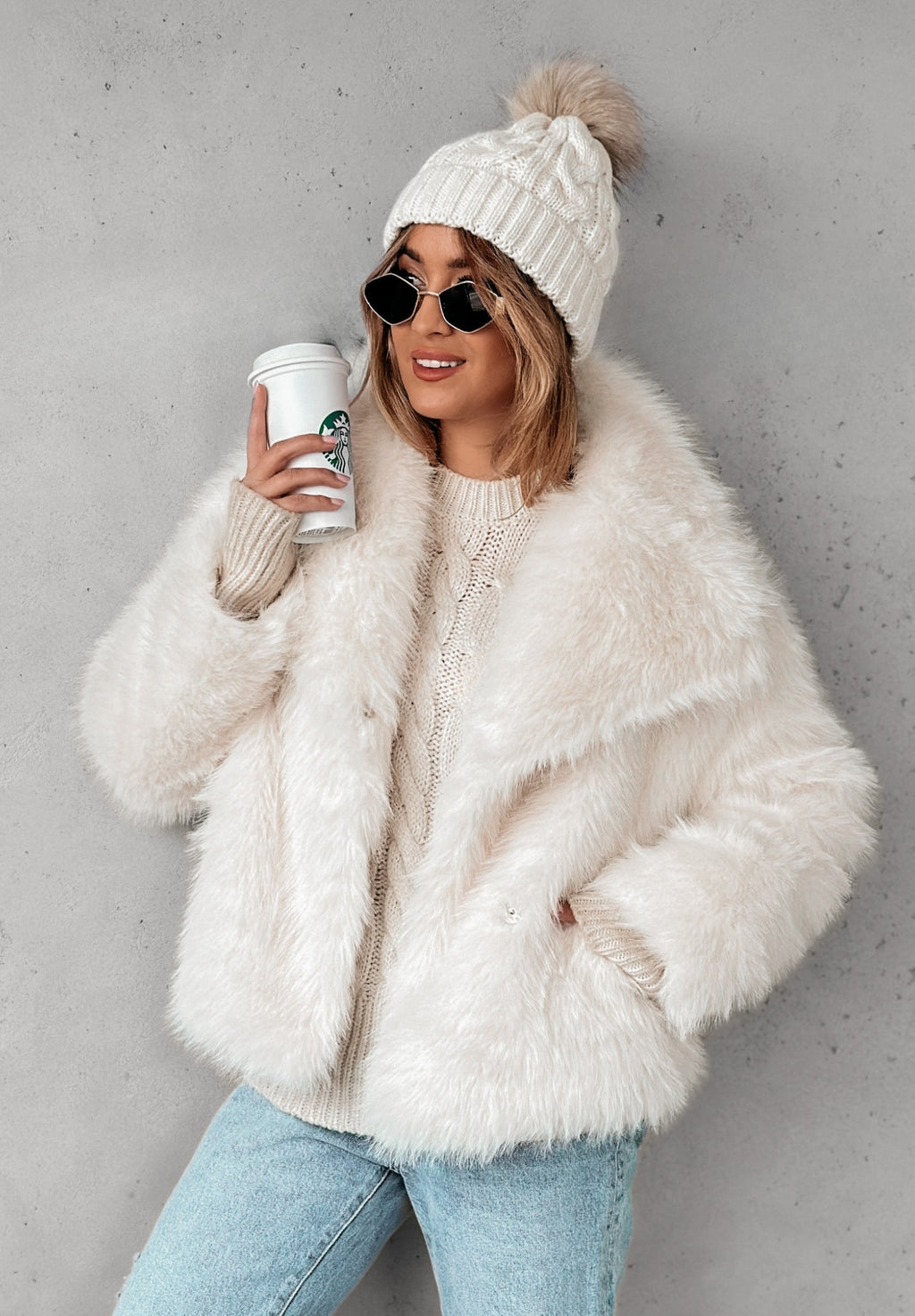 Oversized οικολογική γούνα με φαρδύ γιακά - Λευκό