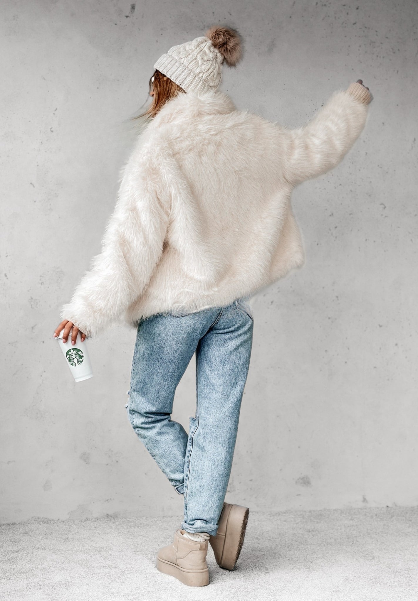 Oversized οικολογική γούνα με φαρδύ γιακά - Λευκό