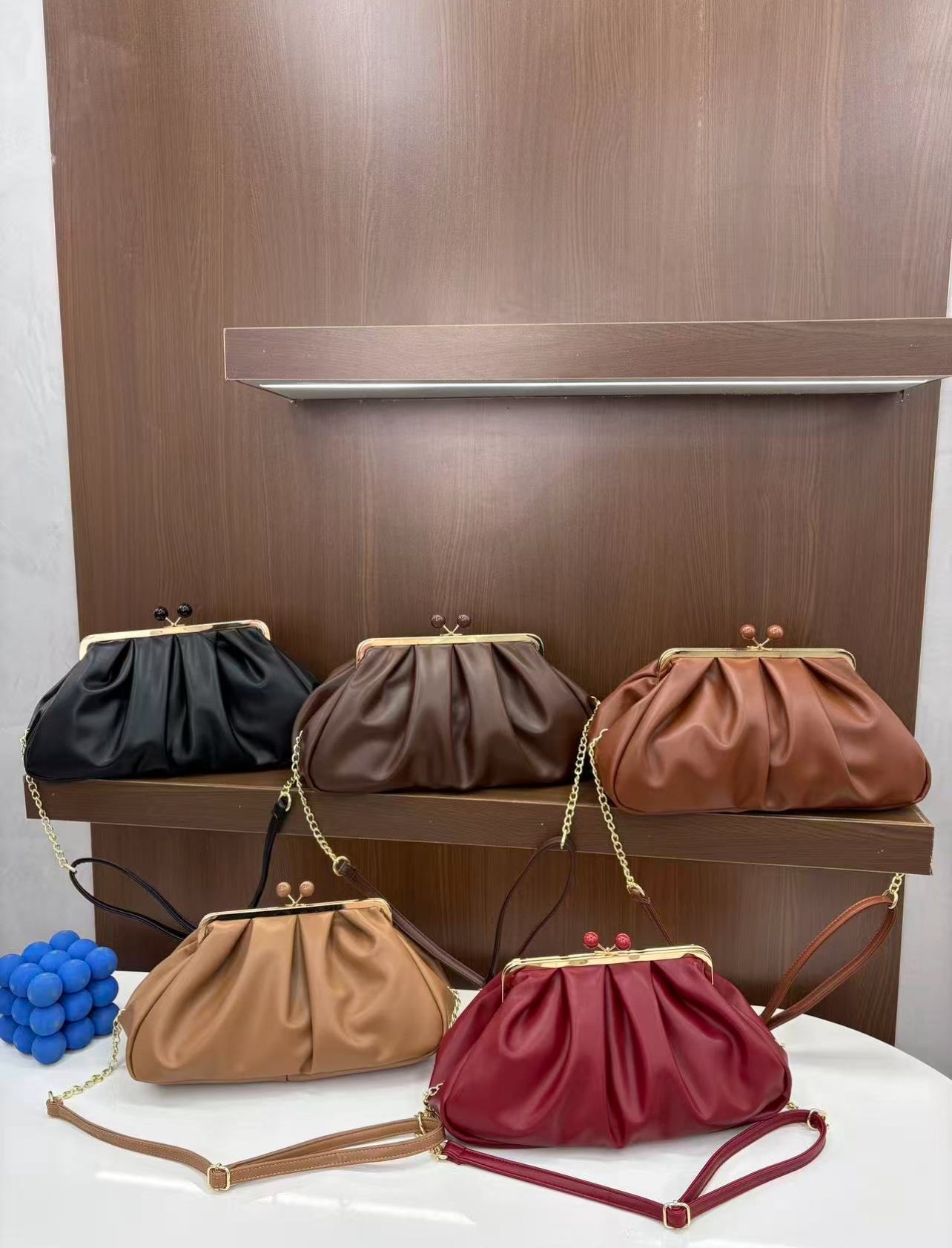 Clutch τσάντα με αποσπώμενο λουρί