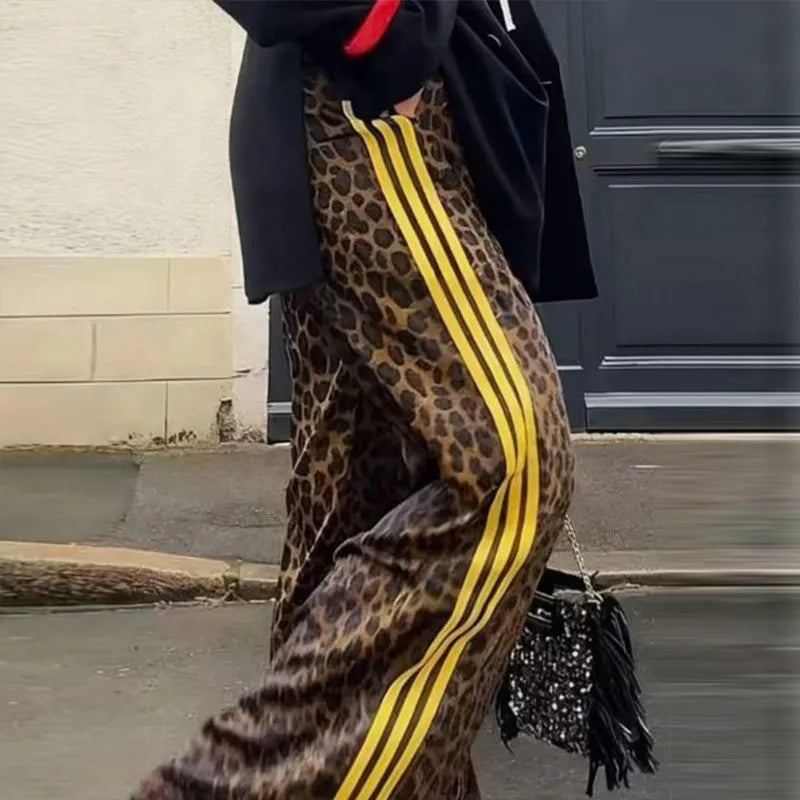 Animal print παντελόνα με κίτρινες ρίγες στο πλάι