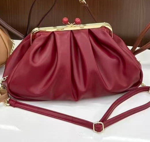 Clutch τσάντα με αποσπώμενο λουρί