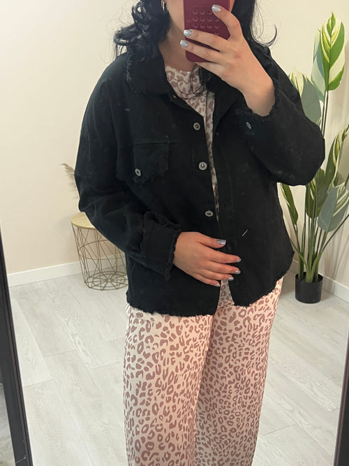 Denim jacket με κουμπιά και διακοσμητικές τσέπες - Μαύρο