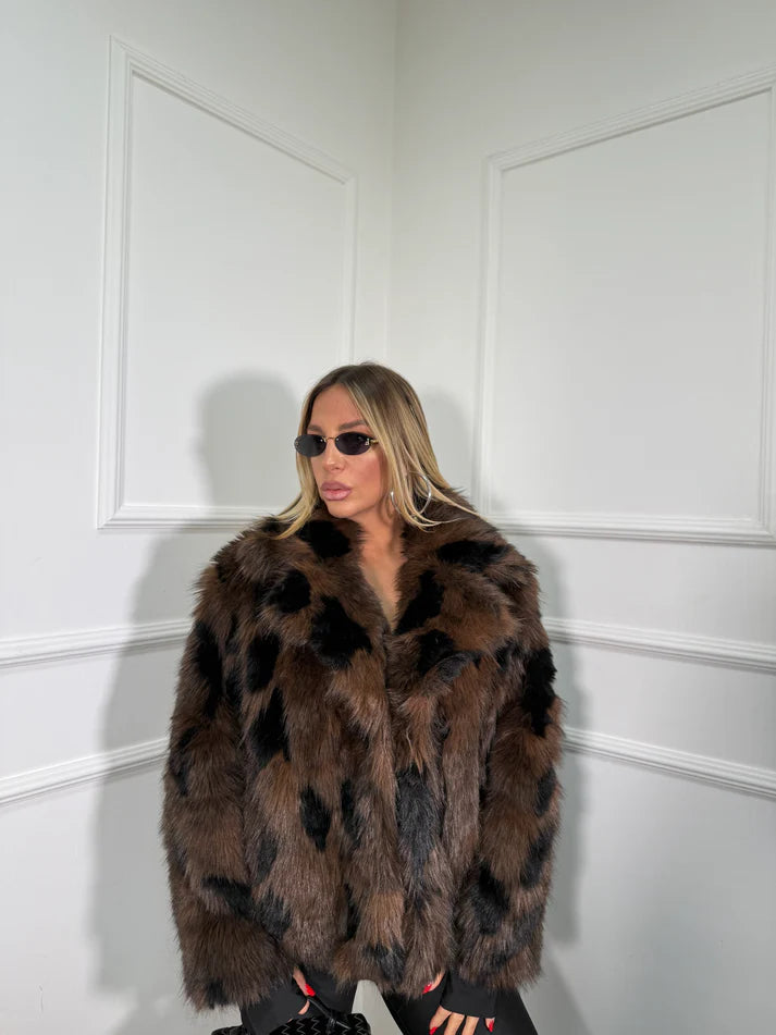 Δίχρωμη γούνα με μεγάλο γιακά - Καφέ με μαύρο