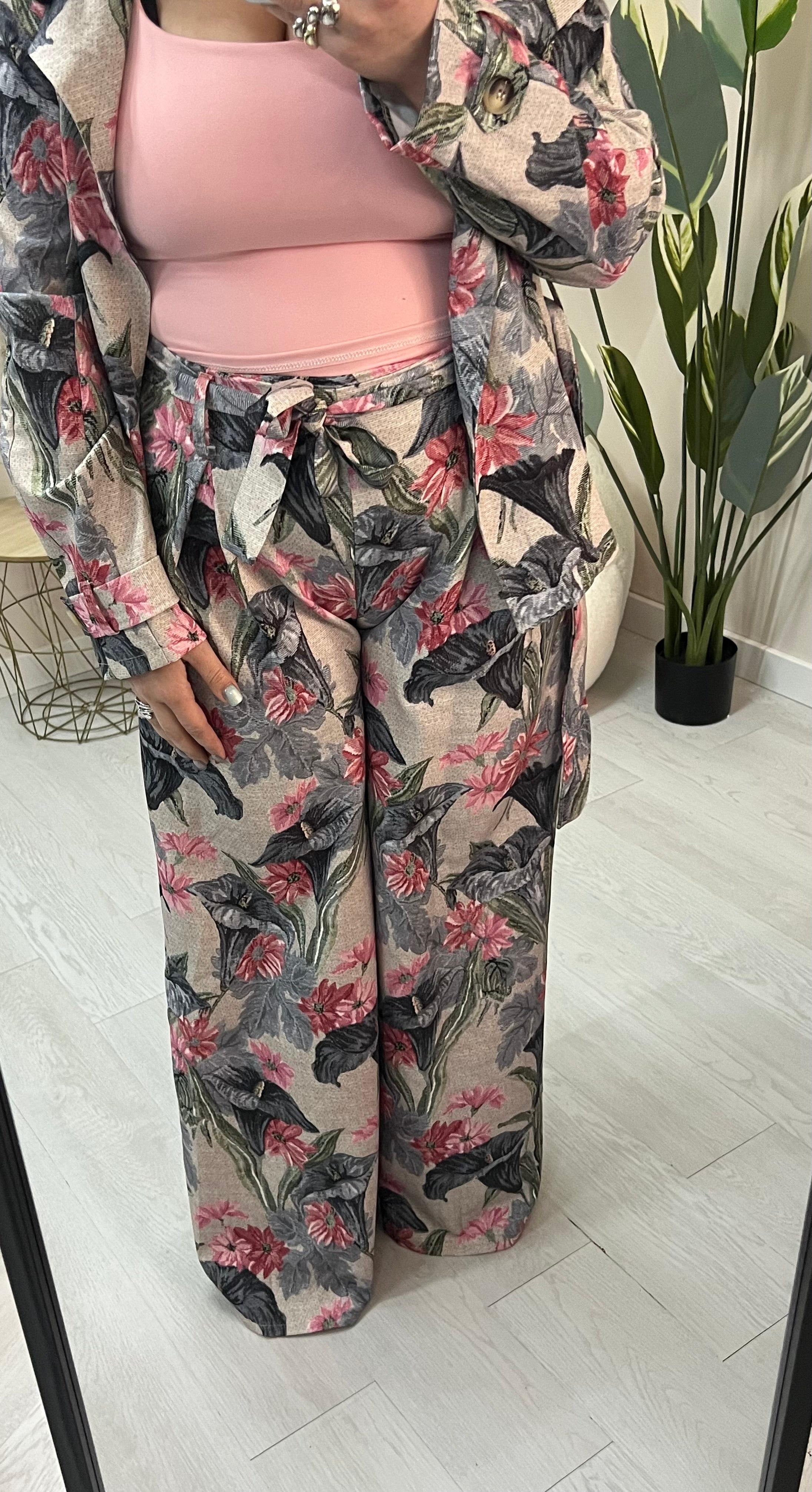 Floral σετ σακάκι με ζώνη και παντελόνα με ζώνη - Γκρι