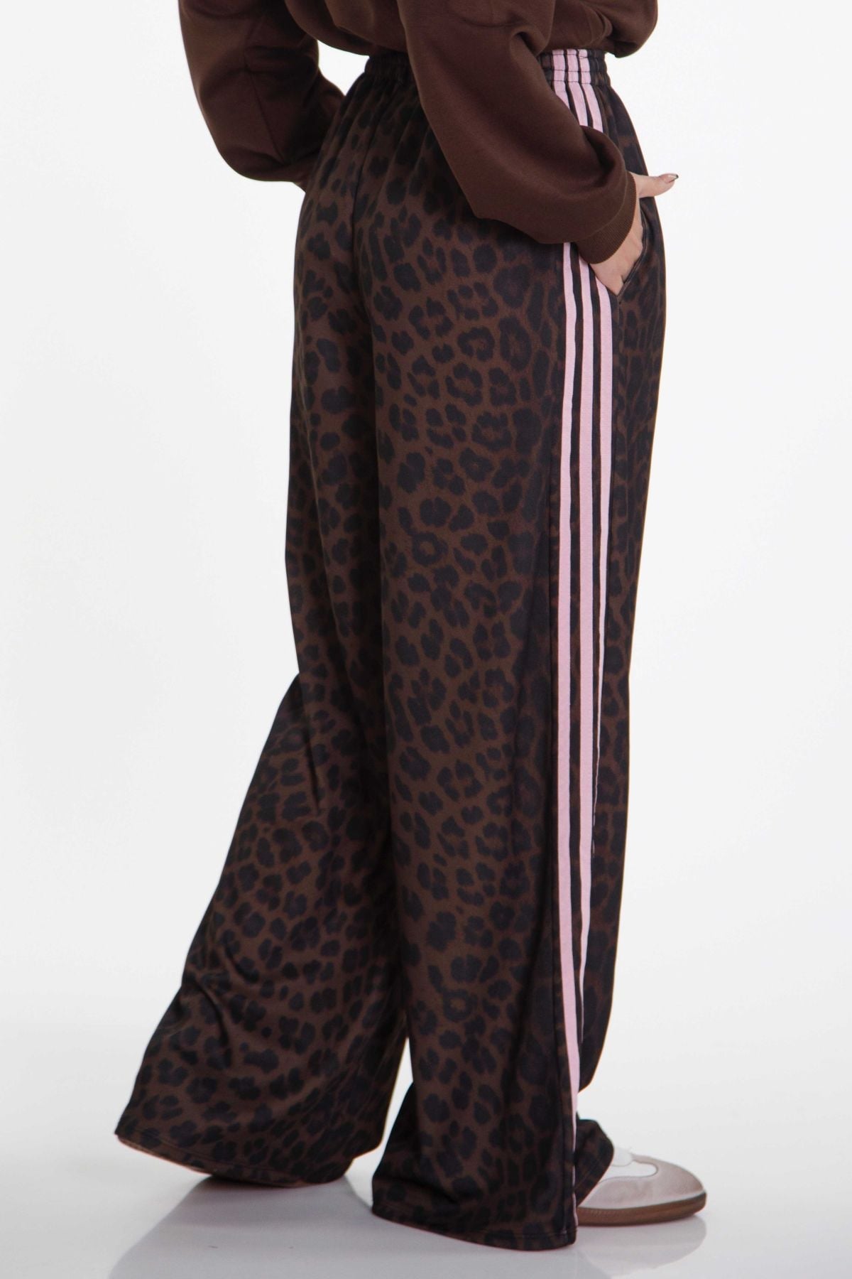 Animal print παντελόνα με ροζ ρίγες στο πλάι