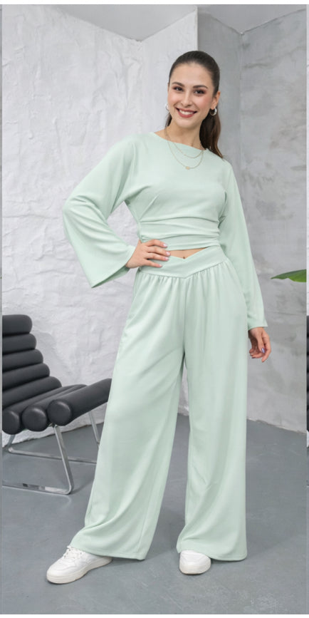 Σετ φόρμας φούτερ crop top και παντελόνι να σε φαρδιά γραμμή - Βεραμάν