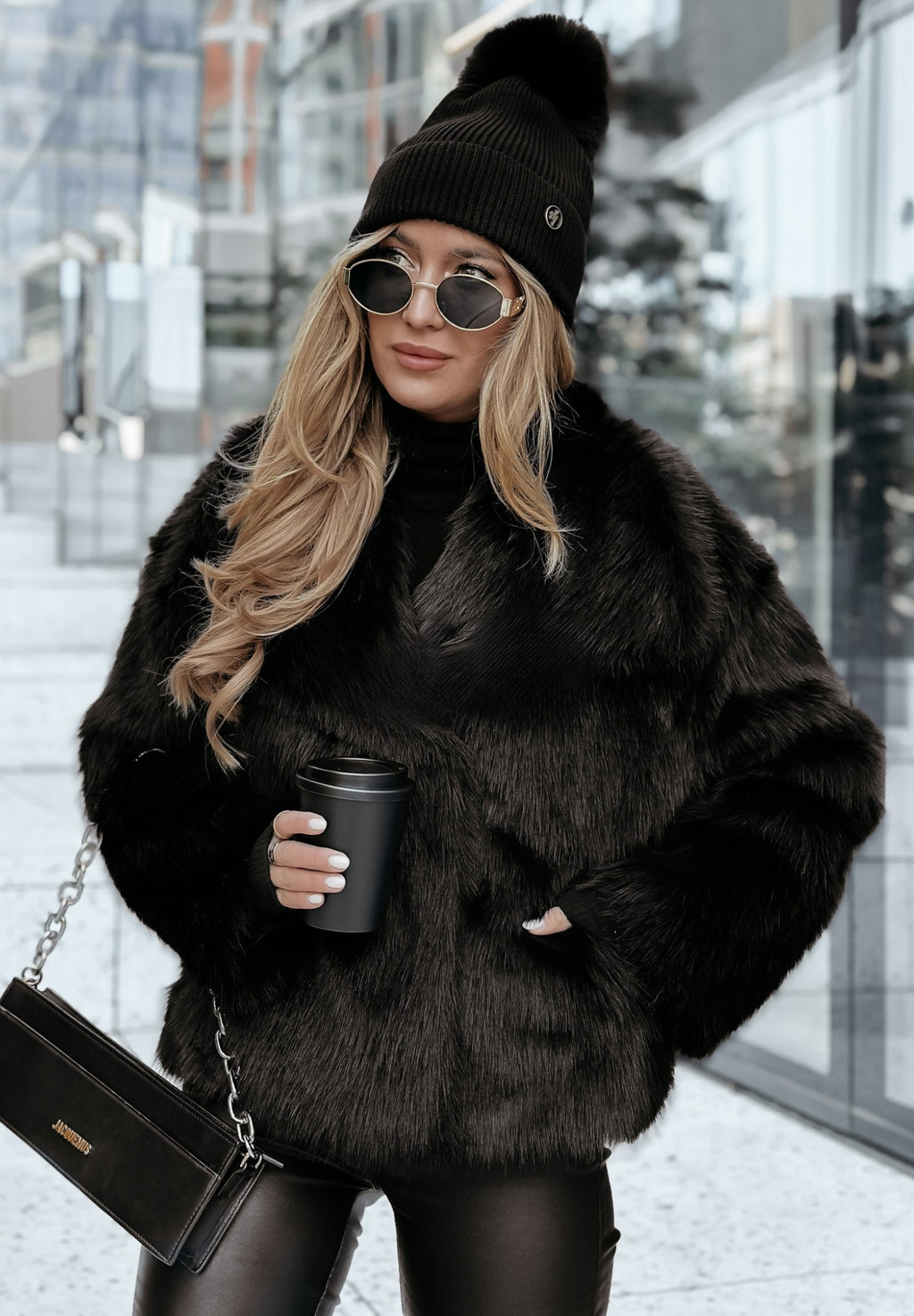Oversized οικολογική γούνα με φαρδύ γιακά - Μαύρο