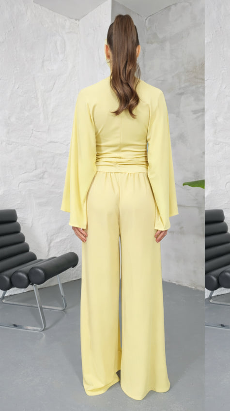 Σετ φόρμας φούτερ crop top και παντελόνι να σε φαρδιά γραμμή - Κίτρινο