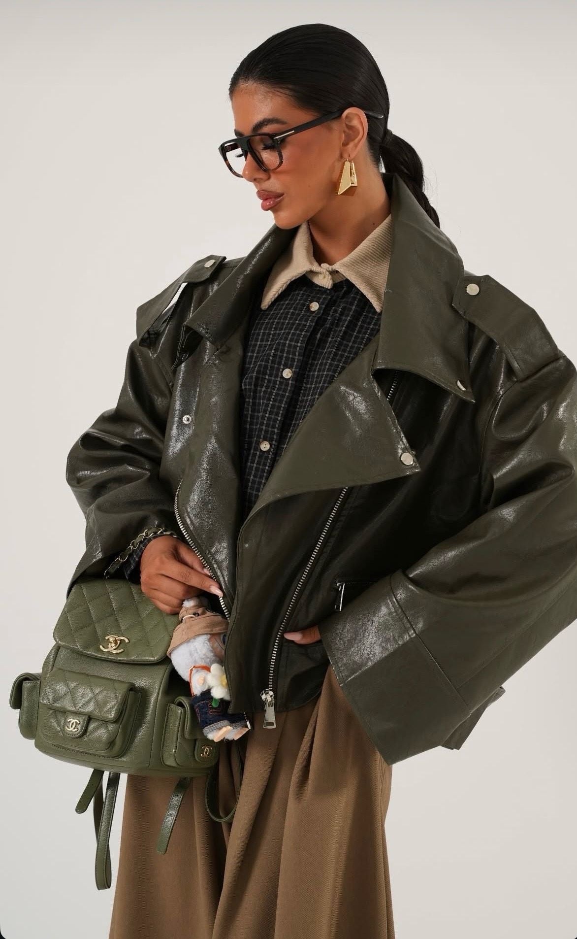 Oversized δερματίνη jacket με ασύμμετρο κλείσιμο - Χακί