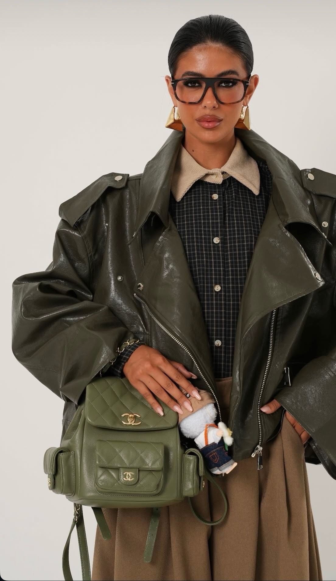 Oversized δερματίνη jacket με ασύμμετρο κλείσιμο - Χακί