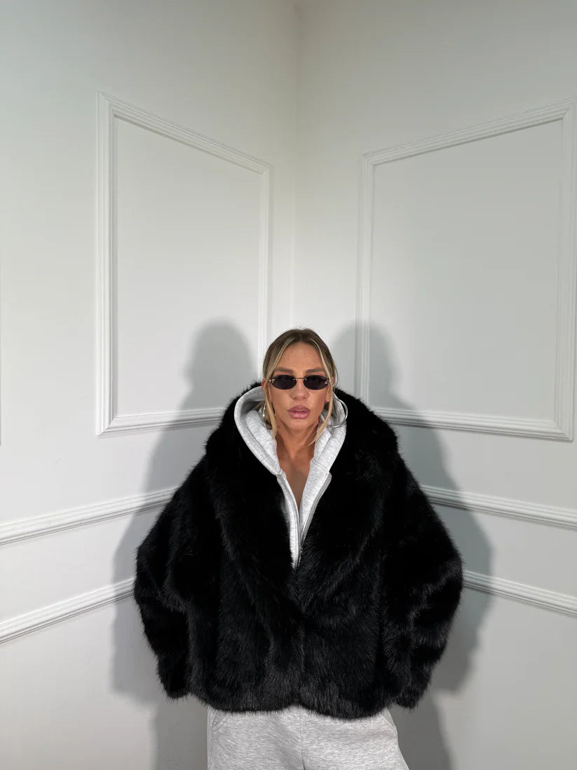 Oversized γούνα με κουκούλα - Μαύρο