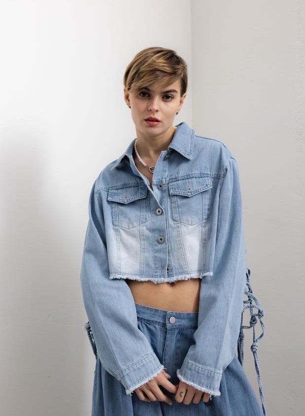 Denim cropped jacket με ανοιχτή πλάτη