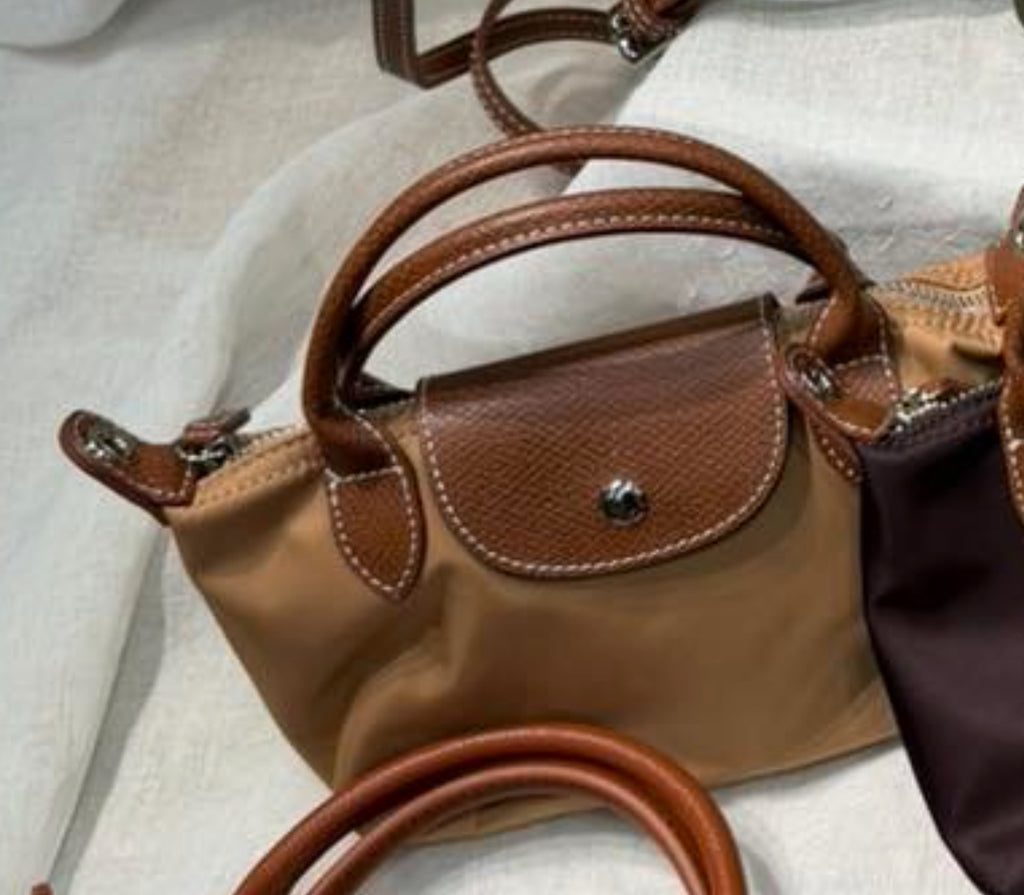 Μίνι τσαντάκι ώμου με χειρολαβή και ρυθμιζόμενο λουράκι