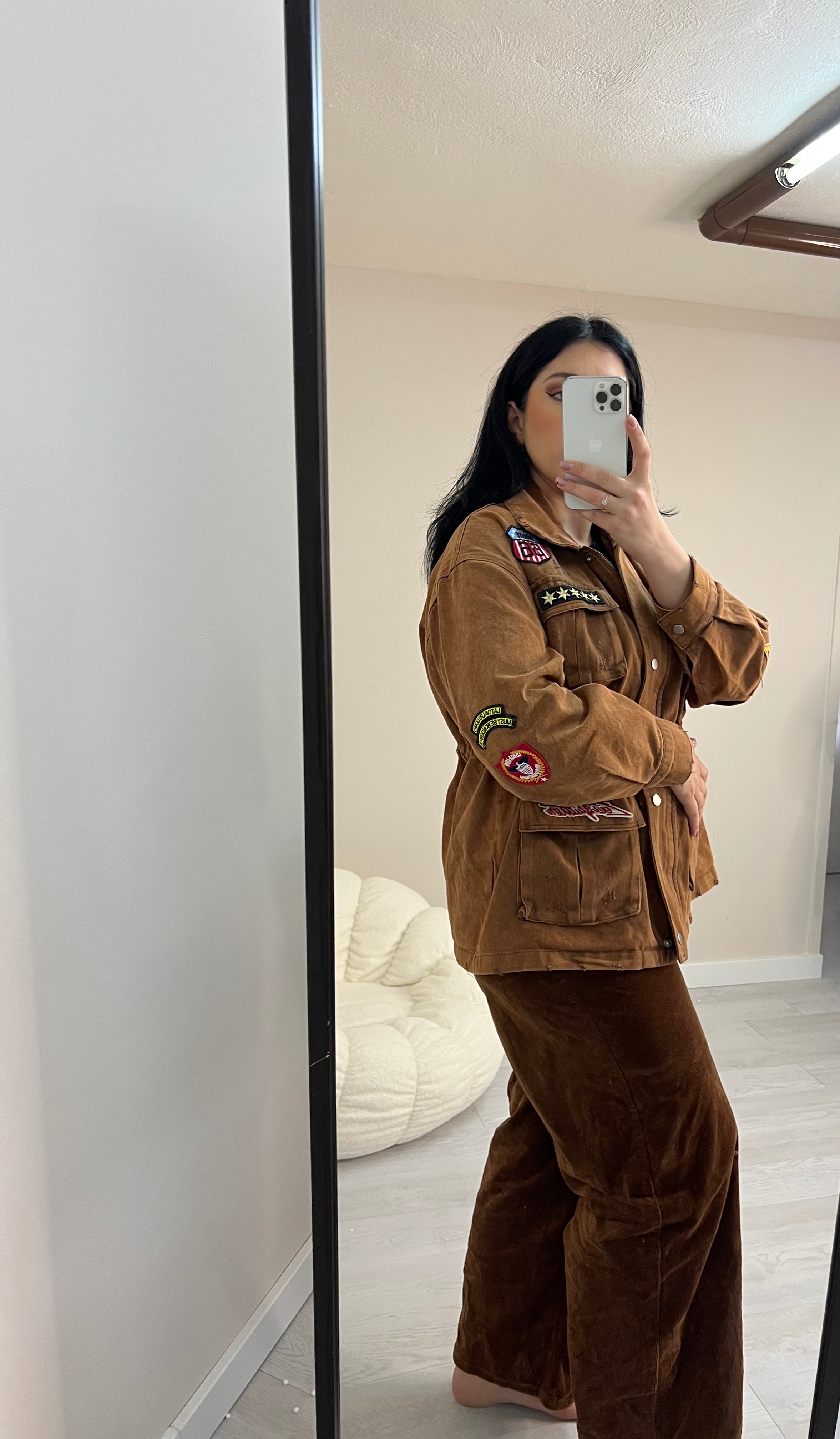 Denim jacket με ραμμένα σχέδια - Καφέ