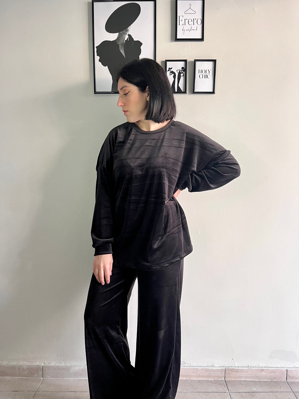 Velvet set μπλούζα και παντελόνι σε ίσια γραμμή - Μαύρο