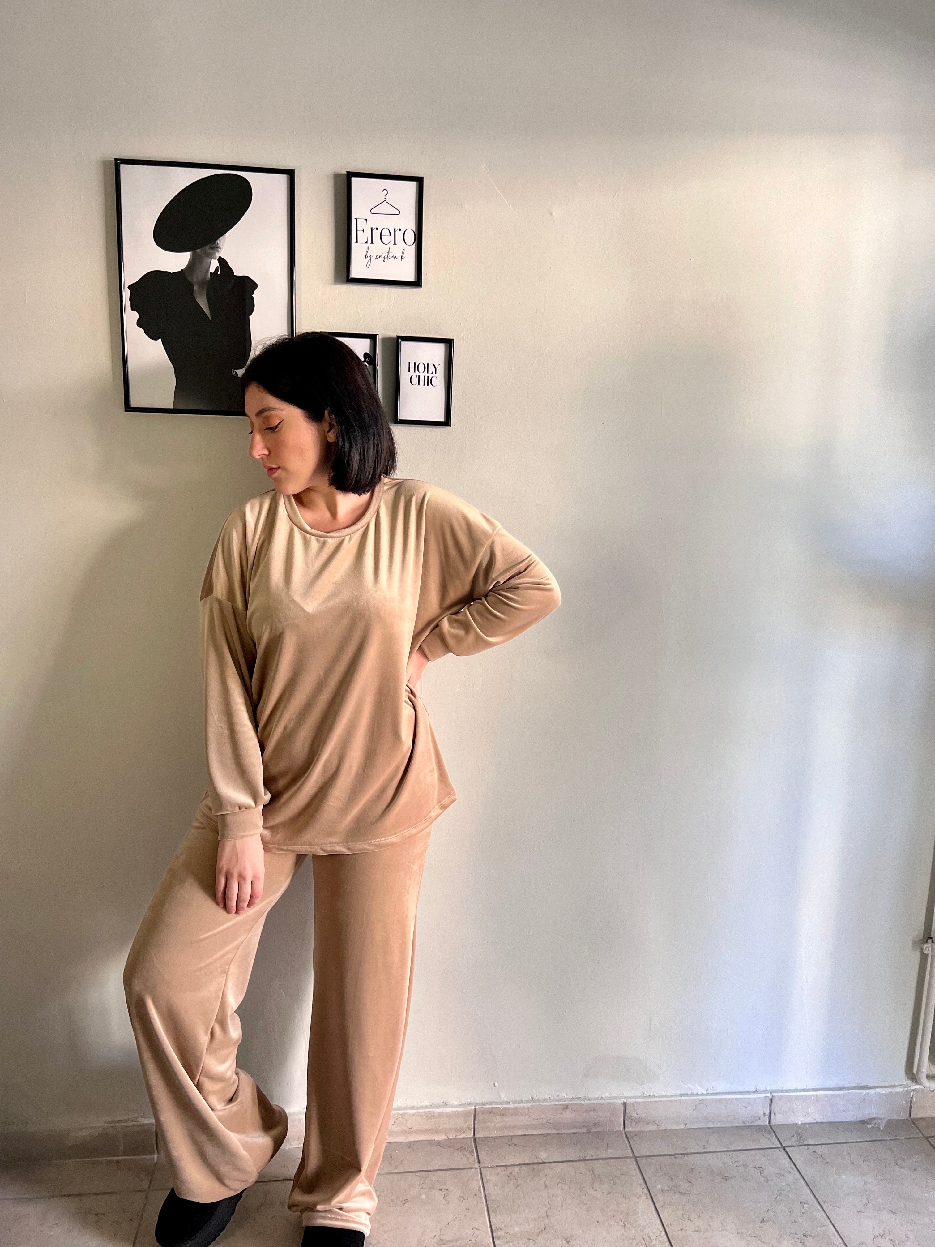 Velvet set μπλούζα και παντελόνι σε ίσια γραμμή - Μπεζ Ανοιχτό