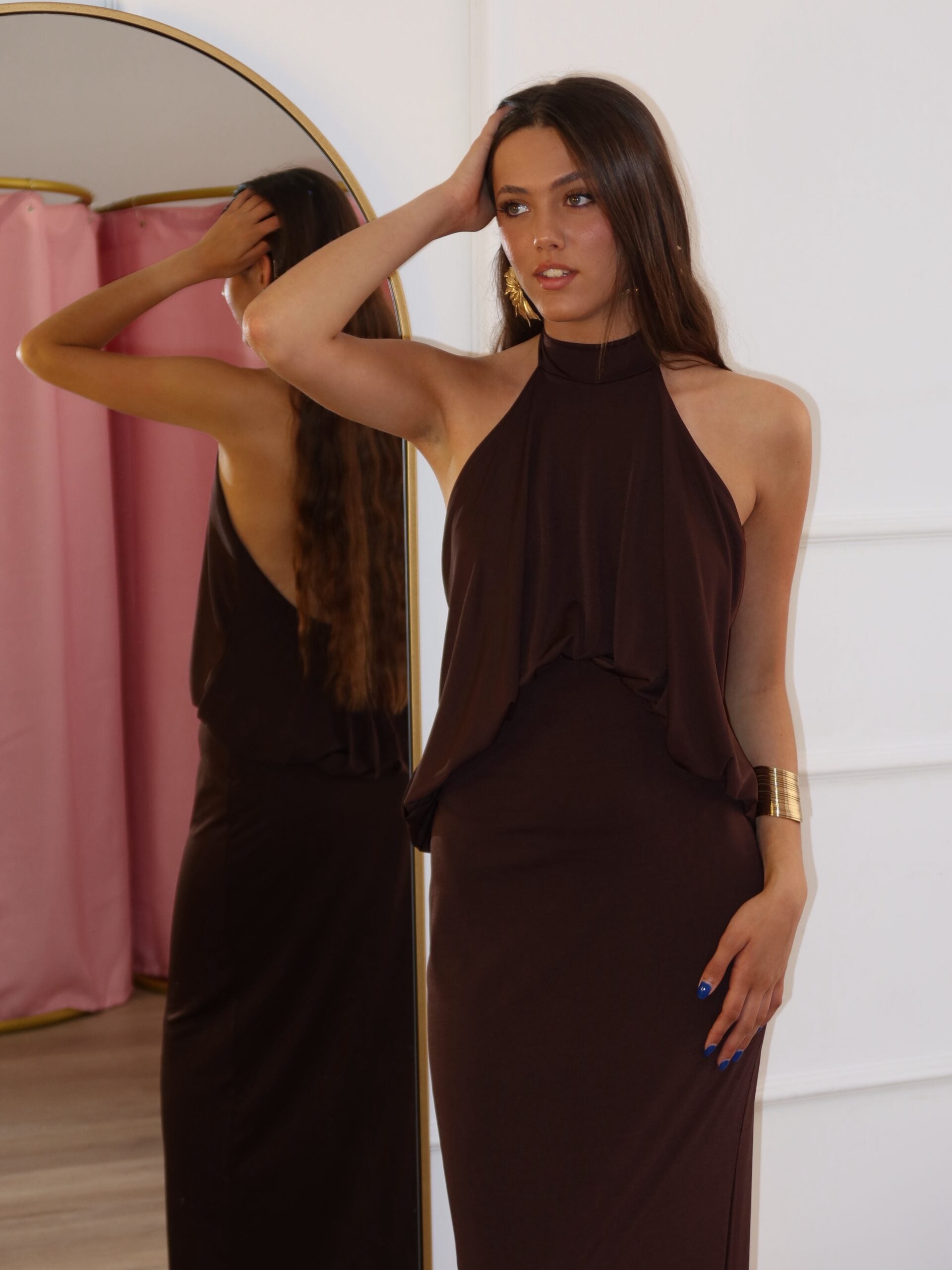 Maxi φόρεμα με halter λαιμόκοψη και ανοιχτή πλάτη - Σοκολατί