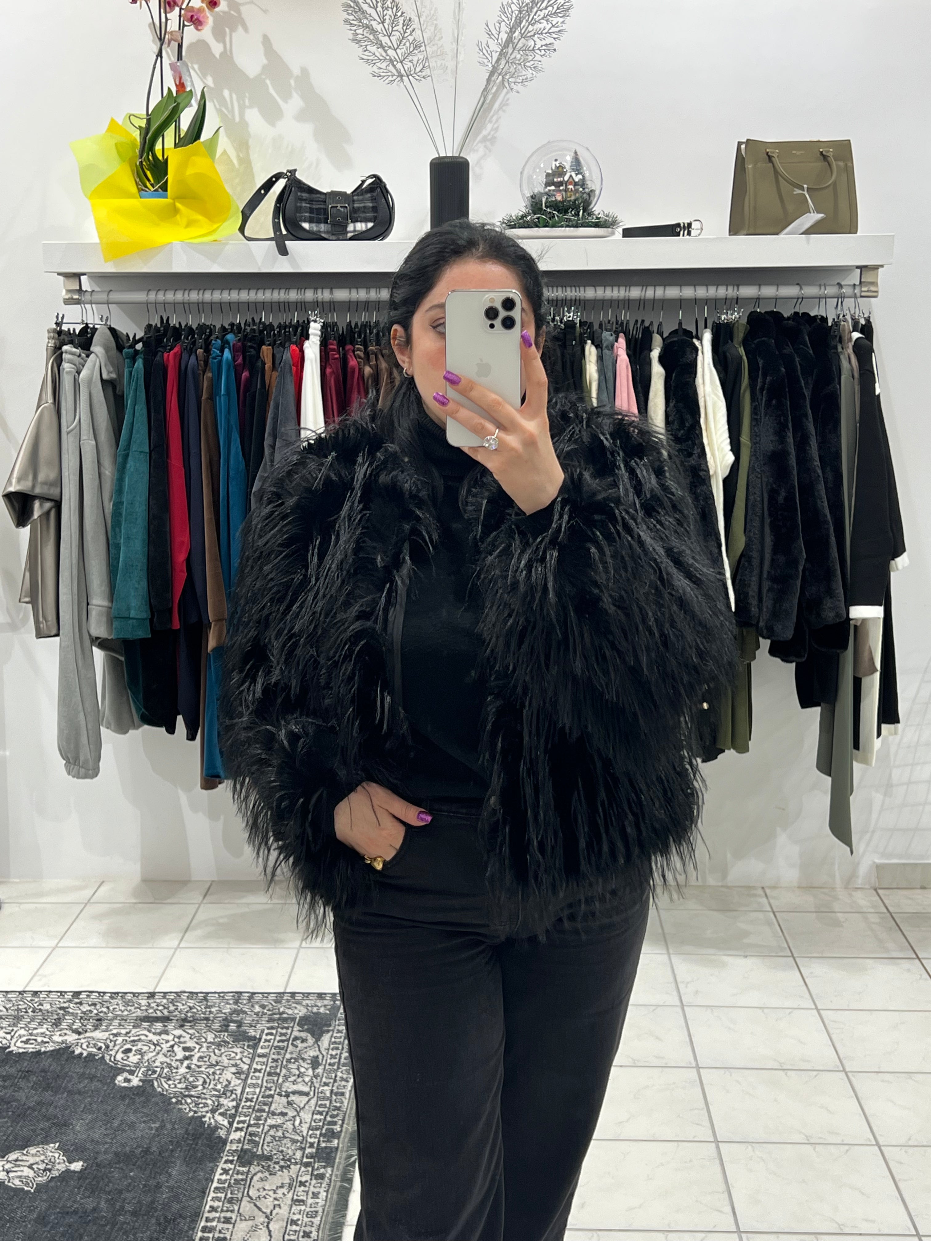 Μακρυμάνικη γούνα με πυκνή τρίχα - Μαύρο