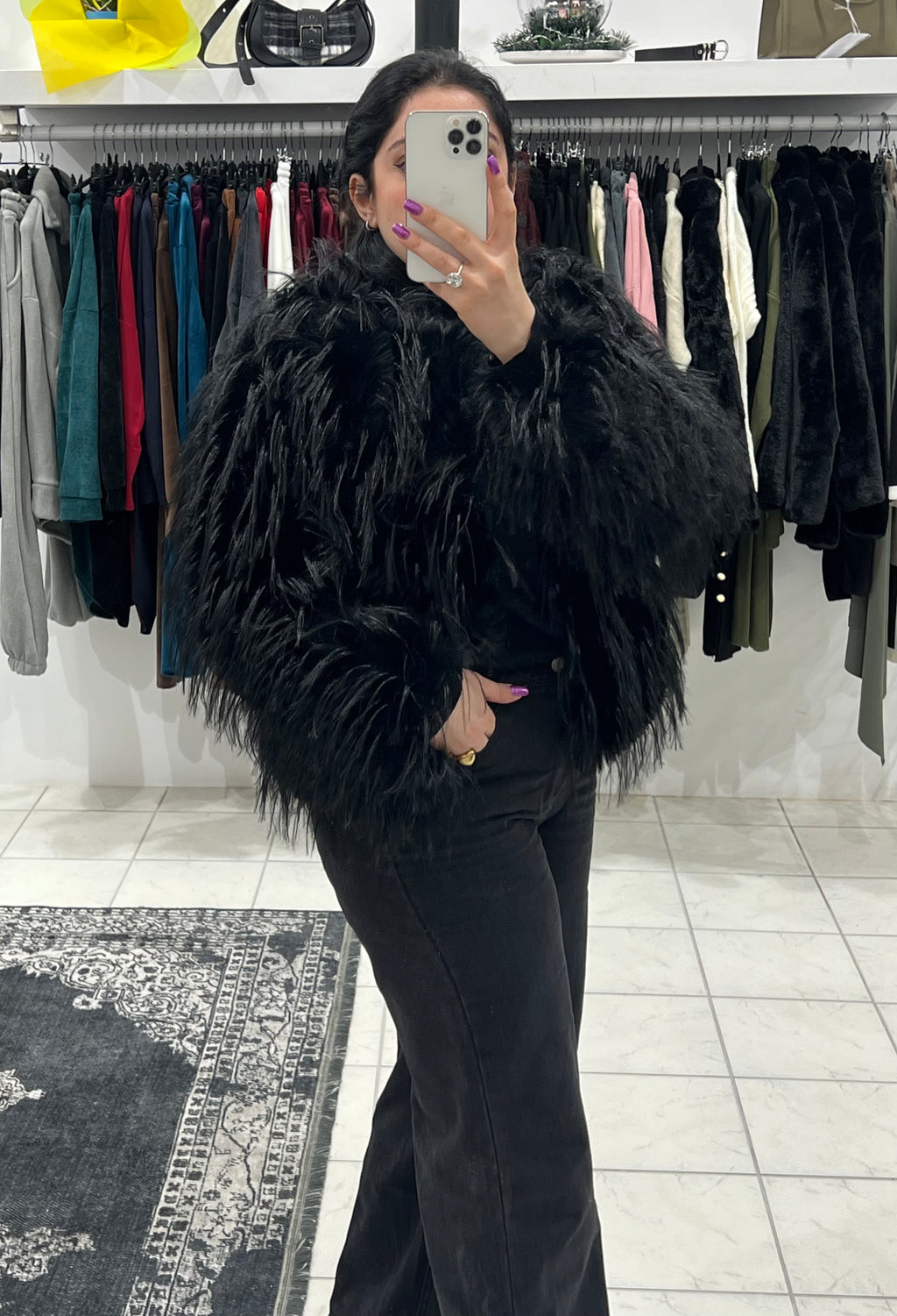Μακρυμάνικη γούνα με πυκνή τρίχα - Μαύρο