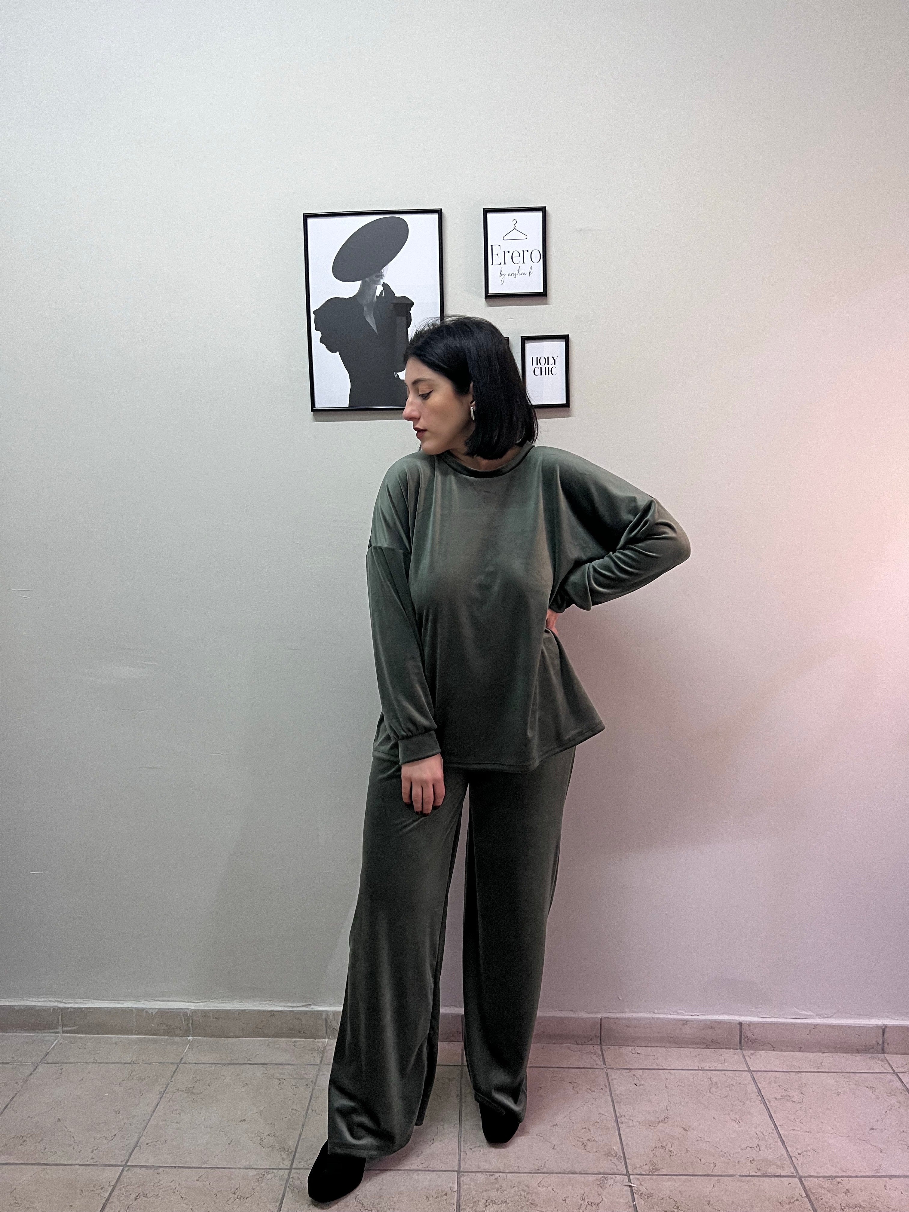 Velvet set μπλούζα και παντελόνι σε ίσια γραμμή - Χακί