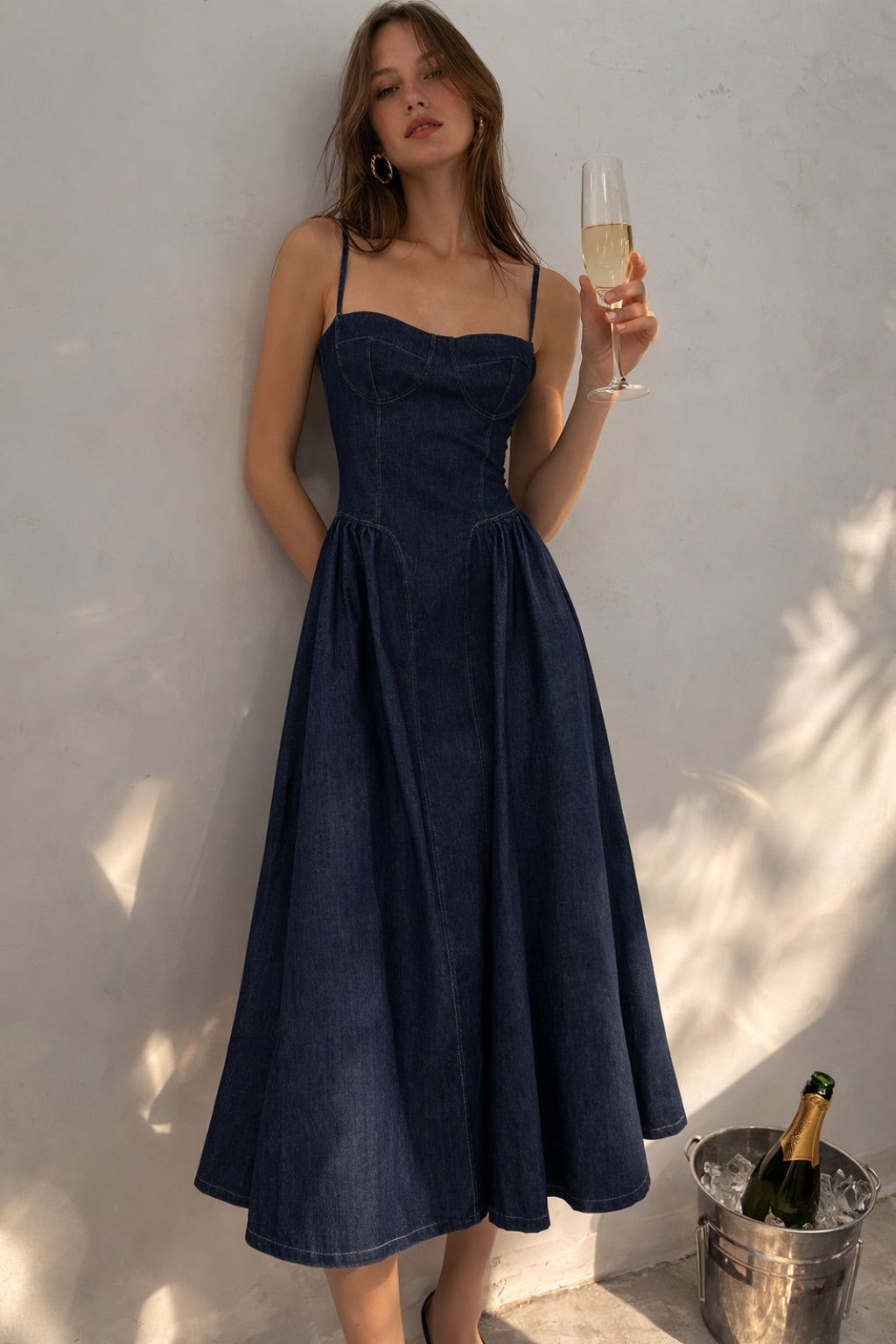 Denim midi dress με ρυθμιζόμενες τιράντες