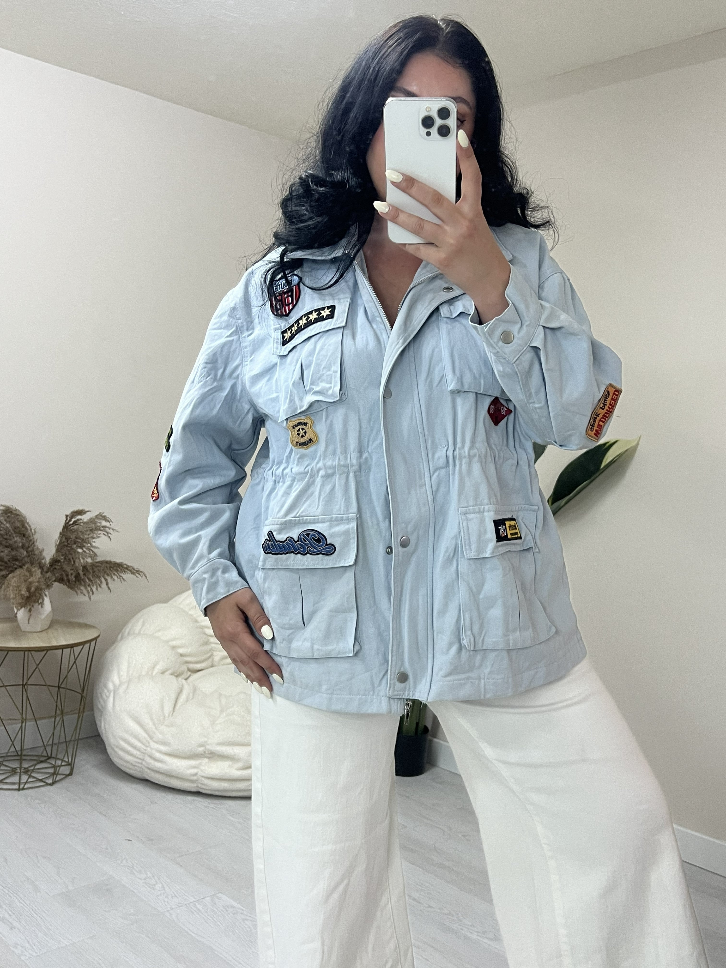 Denim jacket με ραμμένα σχέδια - Γαλάζιο