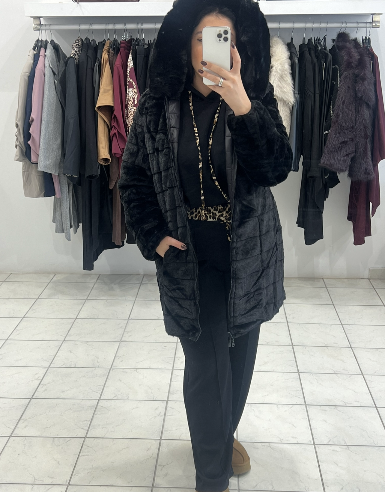 Μπουφάν διπλής όψης, μπουφάν από την μία πλευρά, γούνα από την δεύτερη - Μαύρο