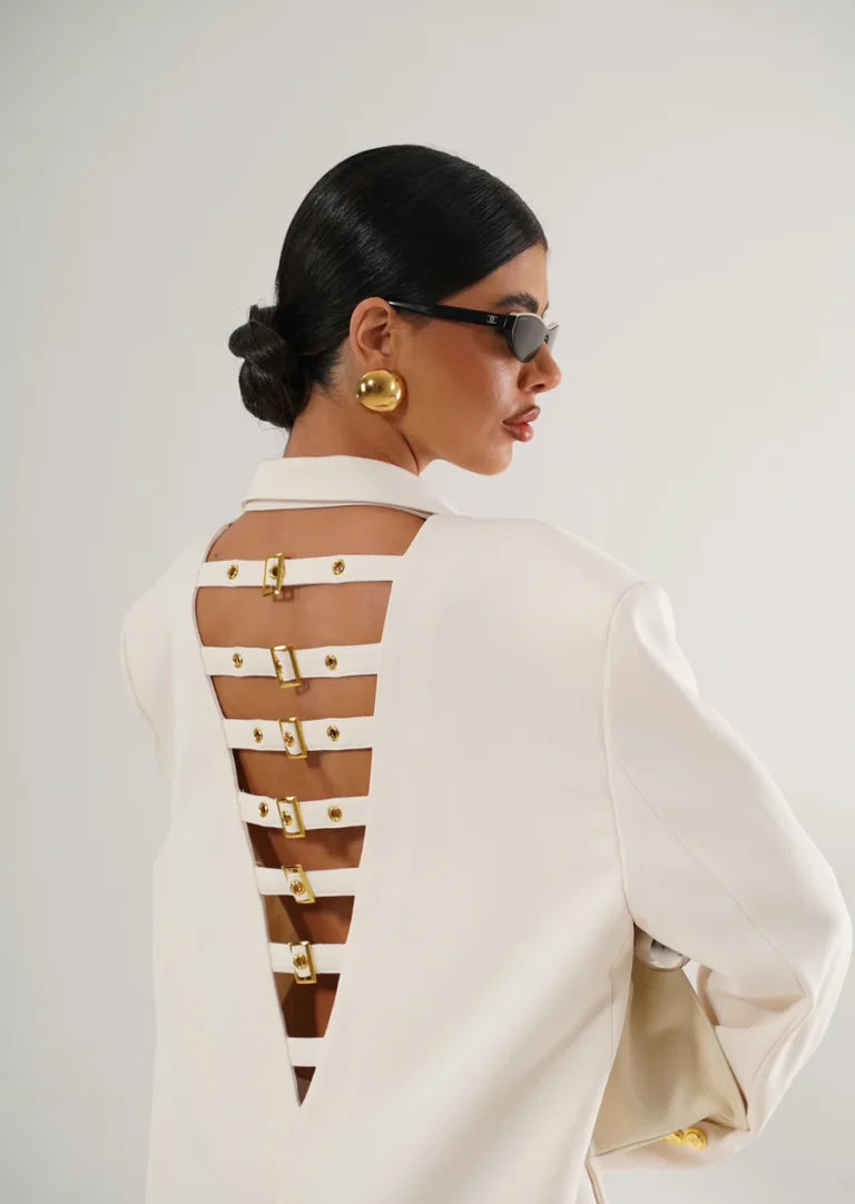 Oversized σακάκι με διακοσμητικά λουριά με χρυσές αγκράφες - Λευκό