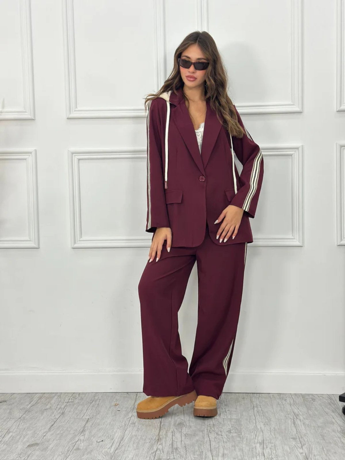 Σετ κοστούμι με ρίγες, oversized σακάκι με κουκούλα φούτερ & wide leg παντελόνι - Μπορντό