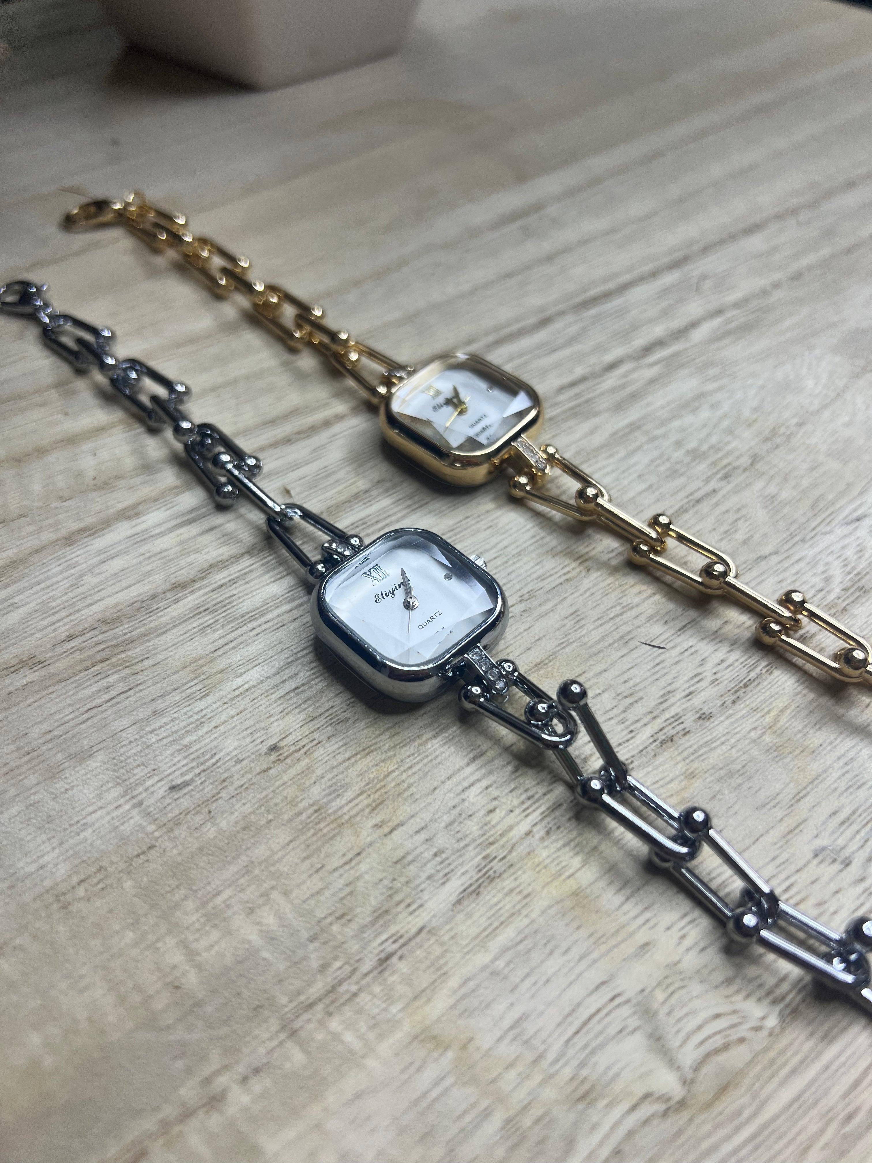 Selene watch
