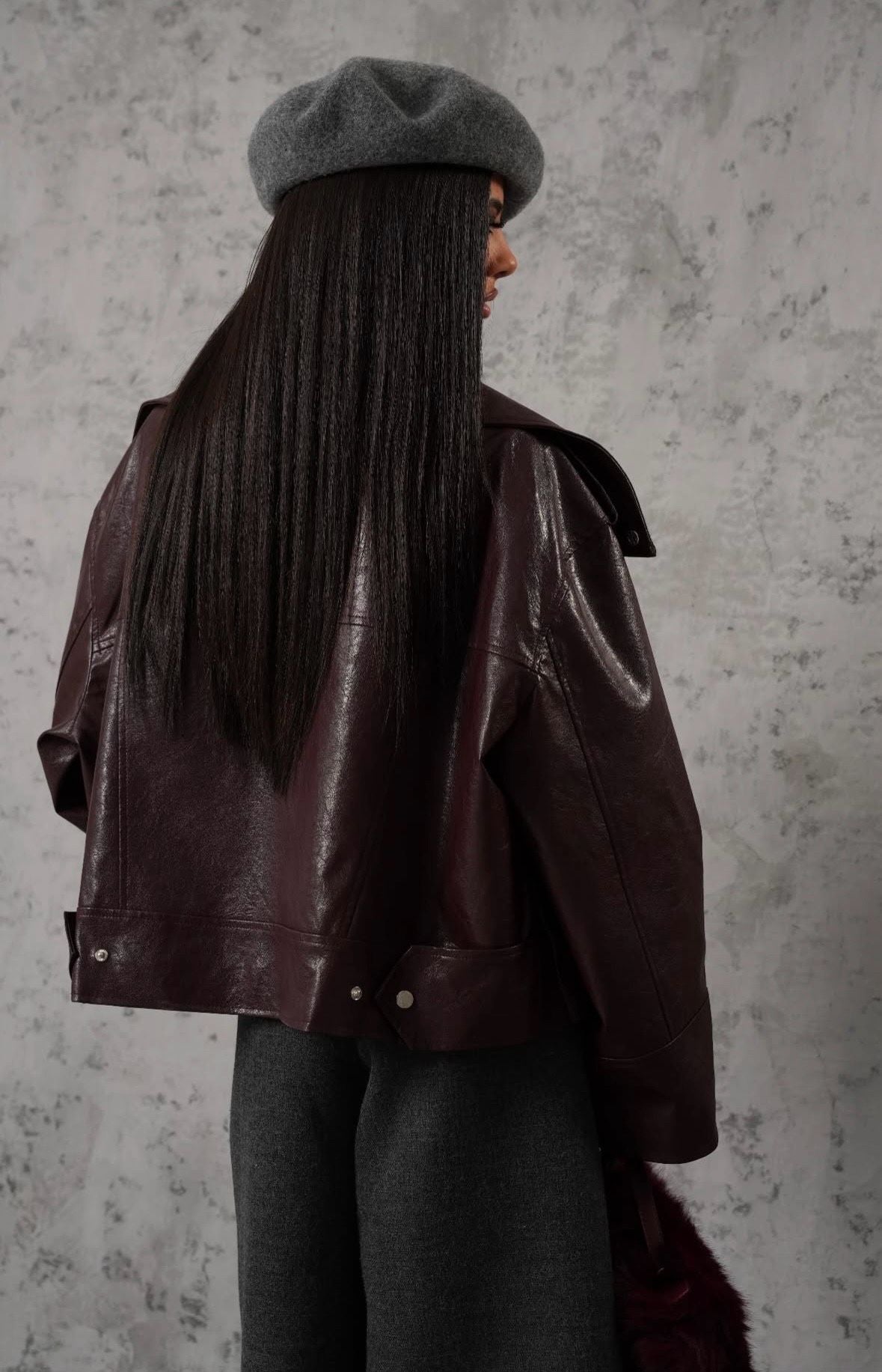 Oversized δερματίνη jacket με ασύμμετρο κλείσιμο - Μπορντό