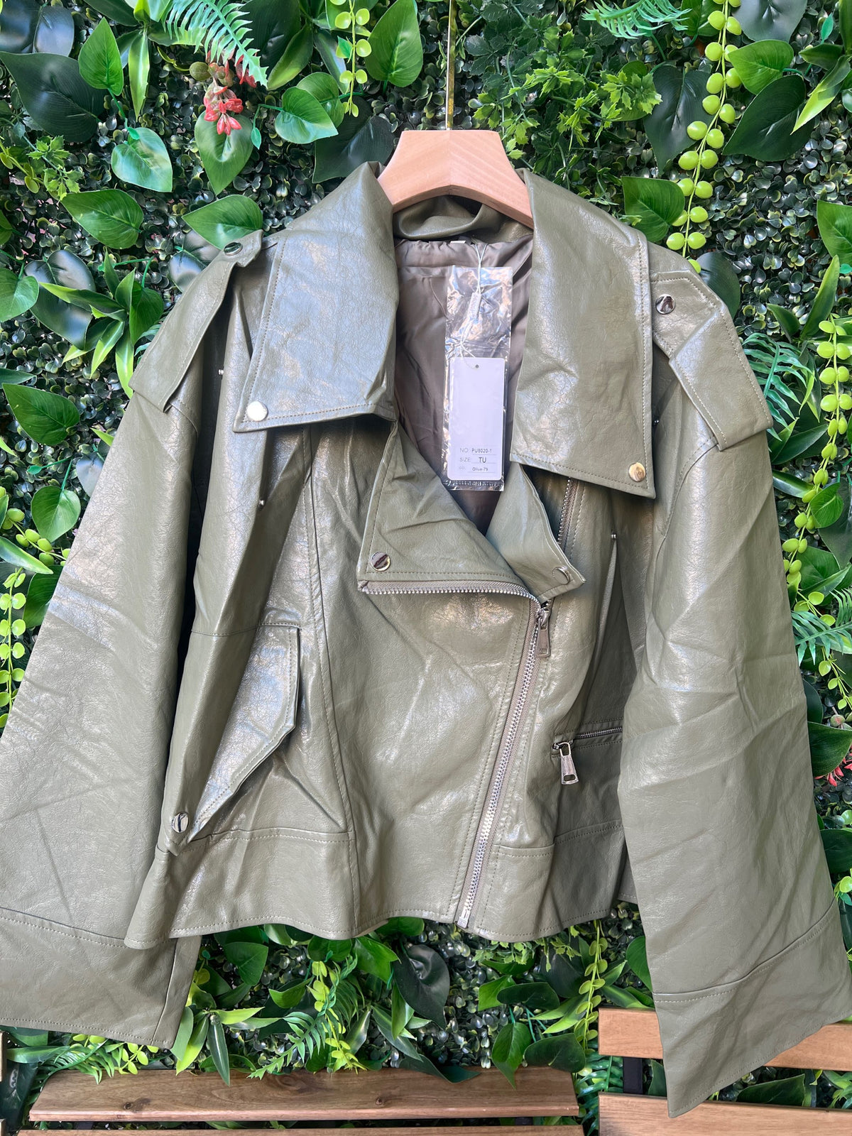 Oversized δερματίνη jacket με ασύμμετρο κλείσιμο - Χακί