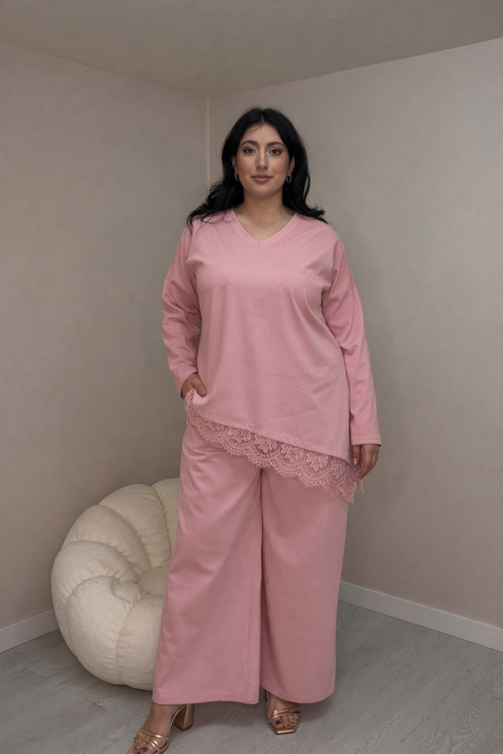 Σετ ποντοστόφας, ασύμμετρη μπλούζα με δαντέλα και παντελόνι σε ίσια γραμμή - Ροζ