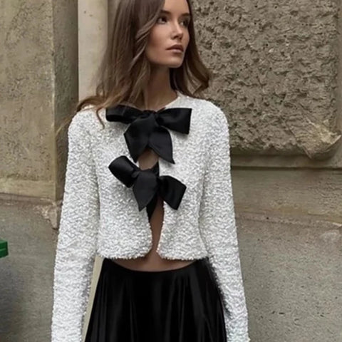 Cropped velvet μπλούζα με κεντητή παγιέτα - Λευκό