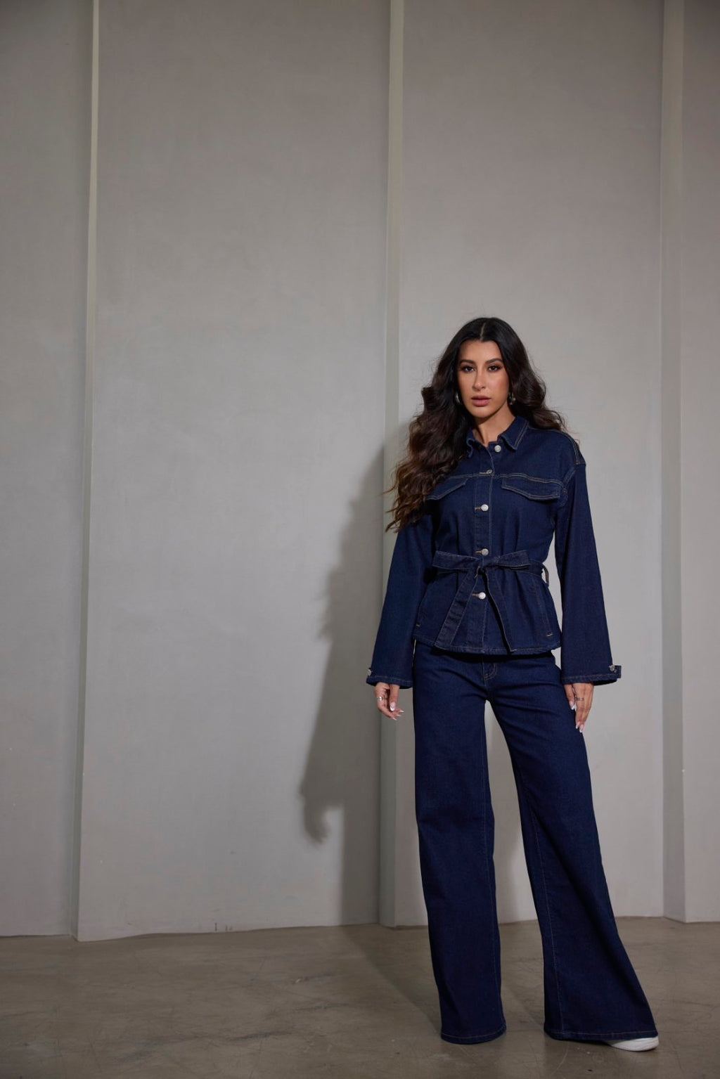 Denim σετ με jacket με ζώνη