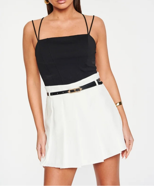 Sleek Cross-Back Crop Top - Μαύρο