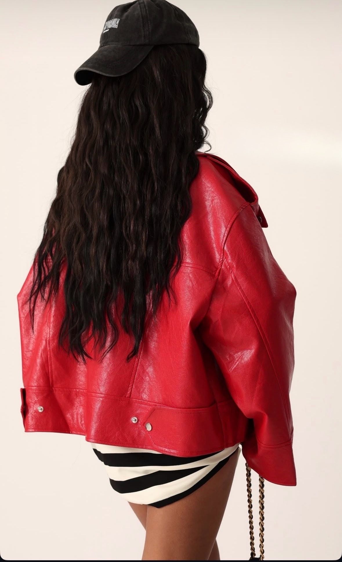 Oversized δερματίνη jacket με ασύμμετρο κλείσιμο - Κόκκινο