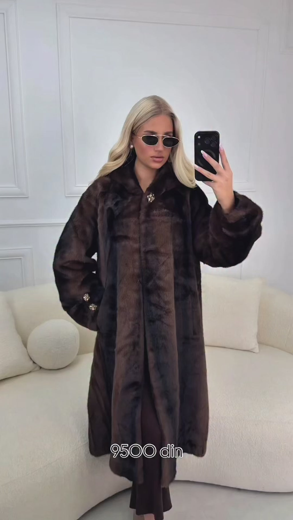 Μακριά γούνα με κρυφά κουμπώματα και καρφίτσα - Σοκολατί