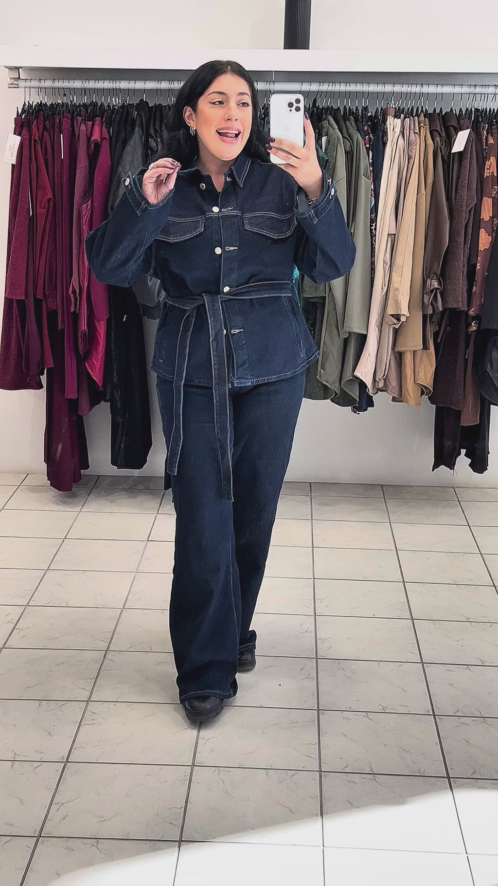 Denim set jacket με ζώνη & παντελόνι σε wide leg γραμμή με τσέπες