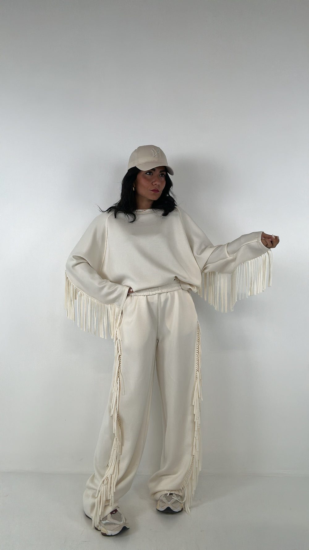 Σετ βουτυρένια φόρμα με διακοσμητικά κρόσσια - Μπεζ