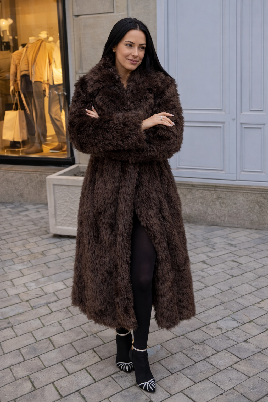 Μακριά γούνα με μεγάλο γιακά - 
Καφέ σκούρο