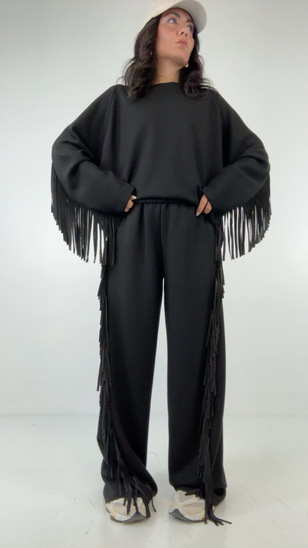 Σετ βουτυρένια φόρμα με διακοσμητικά κρόσσια - Μαύρο