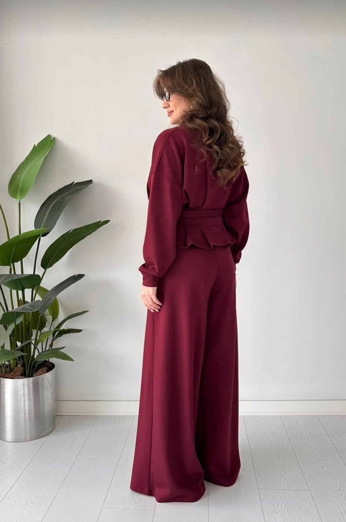 Σετ φόρμα, ζακέτα με ζώνη και παντελόνι σε φαρδιά γραμμή - Μπορντό
